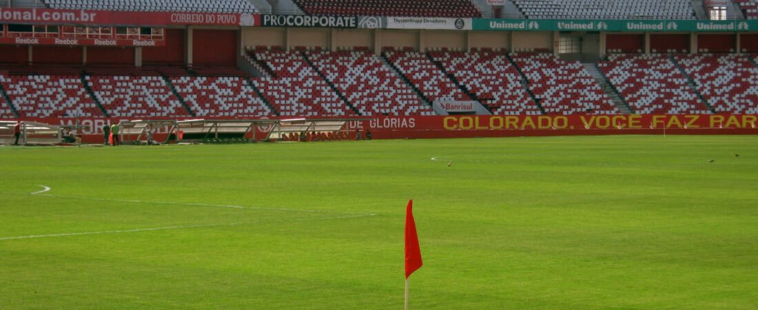 Transfer ban no futebol: o que o clube pode e não pode fazer
