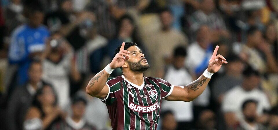 Hulk faz gol, dá assistência e quebra recorde continental aos 40 anos