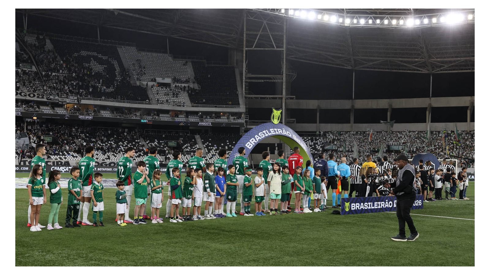 Botafogo segura o Palmeiras, que perde a liderança do Brasileirão