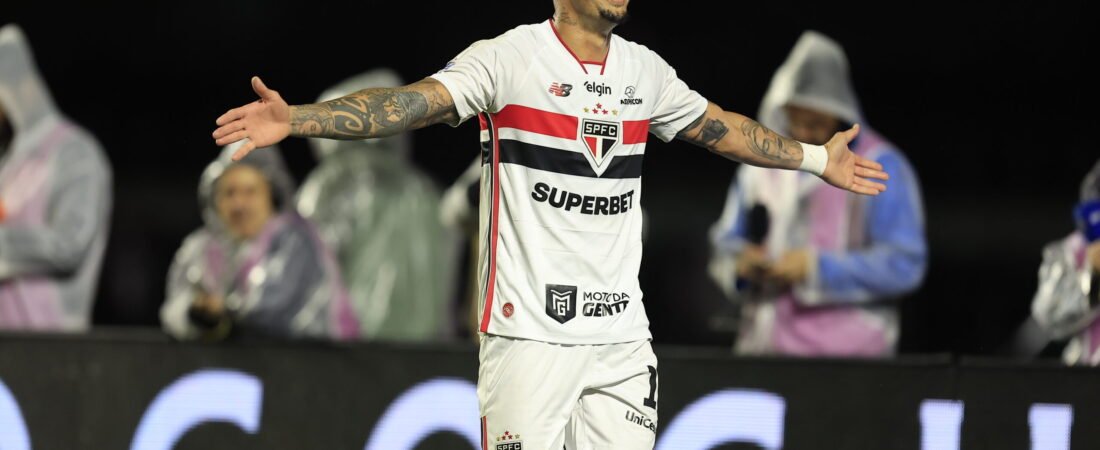 São Paulo vence o Atlético-MG por 2 a 0 e ganha impulso antes da Sul-Americana