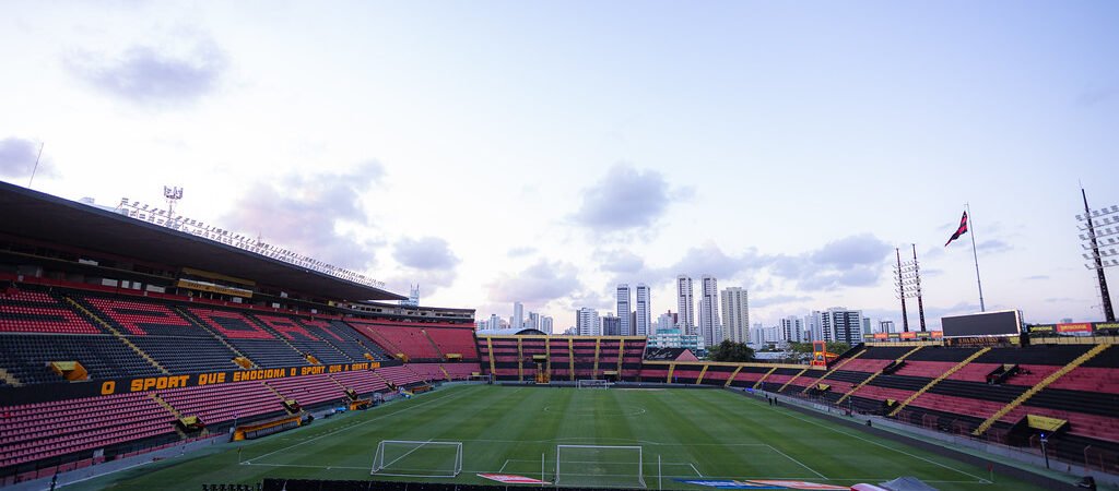 Sport vence a Ponte Preta por 2 a 0 e sobe na Série B