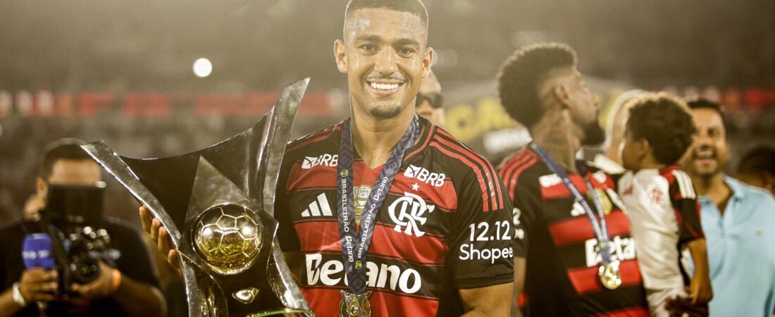 Samuel Lino chega a 16 assistências em 2026 e lidera garçons do Flamengo