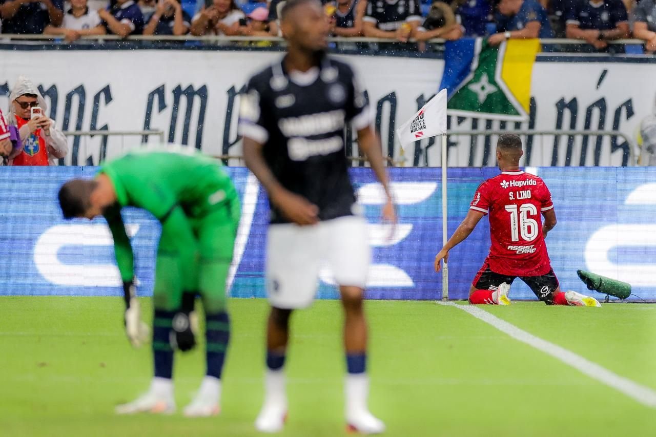 Samuel Lino decide em Belém e chega ao 14º gol na temporada