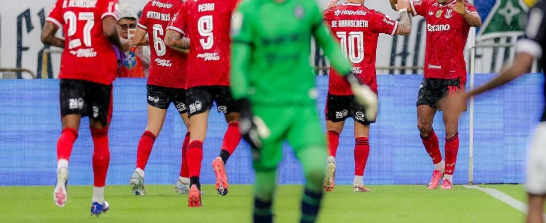 Flamengo vence o Remo no Mangueirão e assume a liderança do Brasileirão