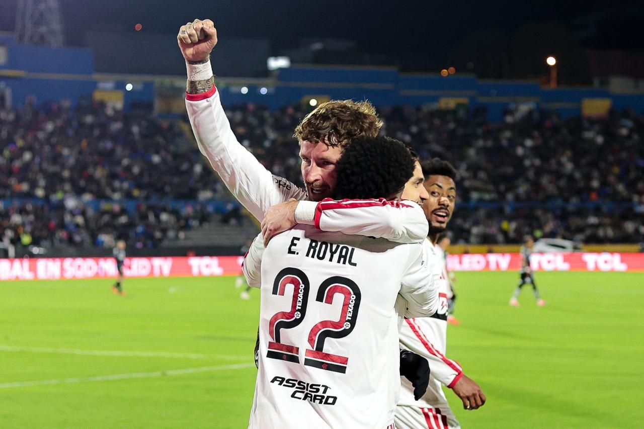 Léo Pereira chega a 20 gols e vira o zagueiro mais artilheiro do Flamengo no século