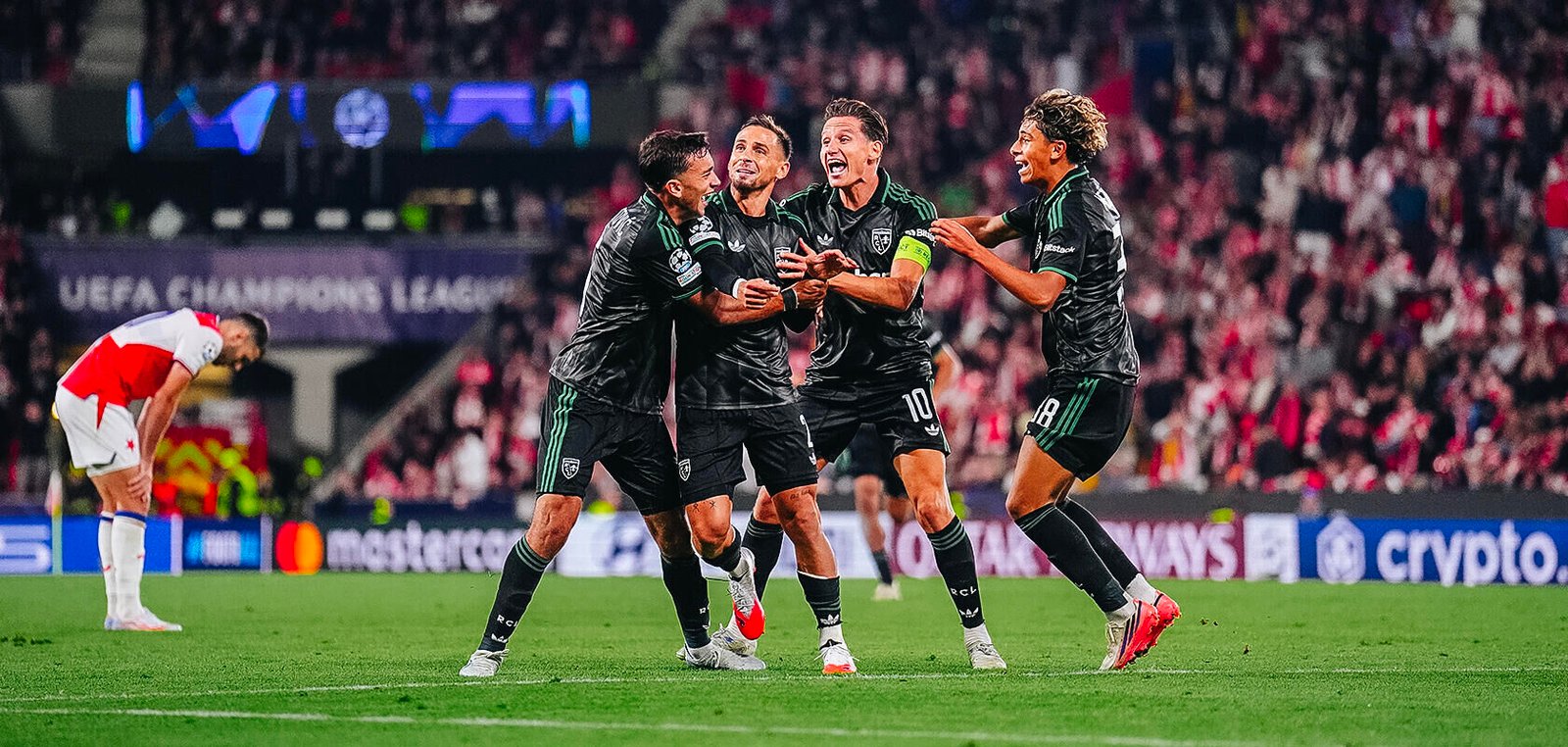 Lens marca aos 91 e 93 minutos e vira jogo inacreditável na Champions
